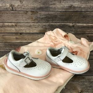 White Stride Rite Leather Lined